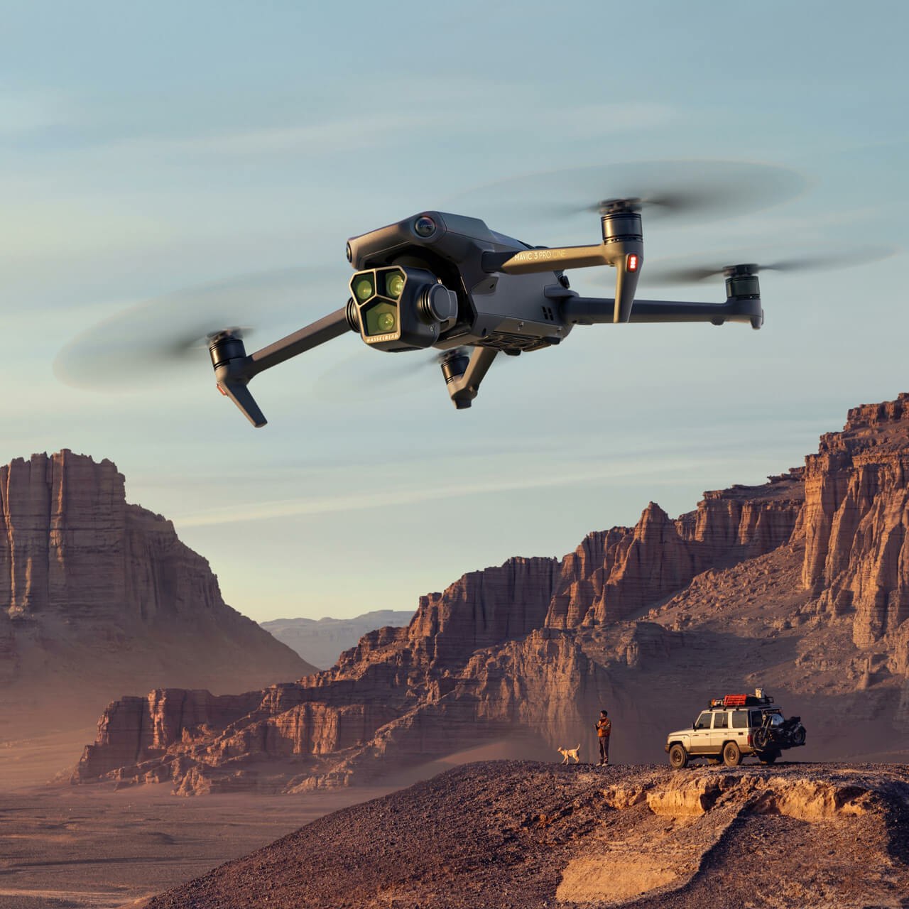 DJI Mavic 3 Pro Fly More Combo (DJI RC) (Mavic 3 Pro)-7